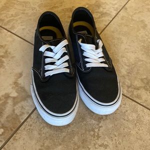 Never worn women’s Vans low-top sneakers